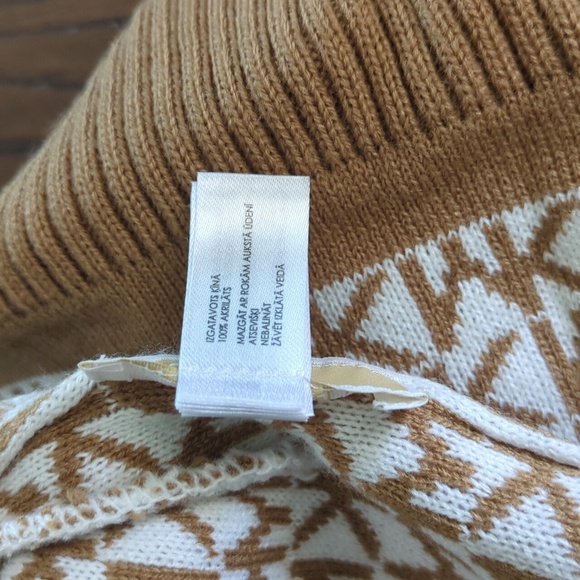 Michael Kors Tan and White Knit Beanie - Picture 4 of 4